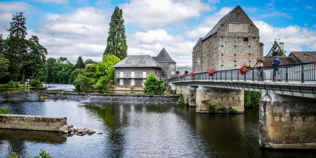 Maison Au Coeur De La Petite Cite De Caractere Malestroit Buitenkant foto